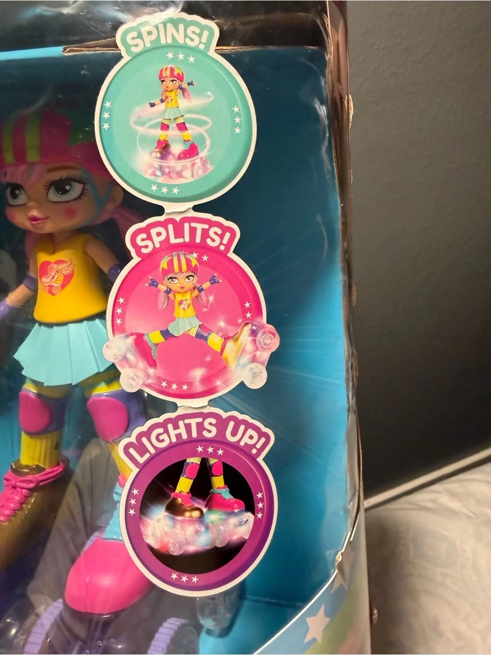 Rock n' Rollerskate RC Rainbow Riley Doll - Pink & Multicolor